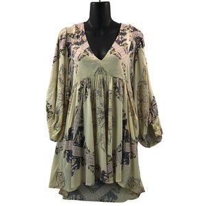Free people Viscouse Textured Cream Print V-neck tunic Pockets Dize XS Fits to S
